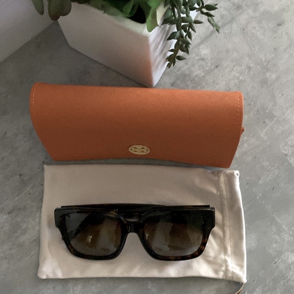 Tory Burch | Tortoise Sunglasses - Picture 3 of 4